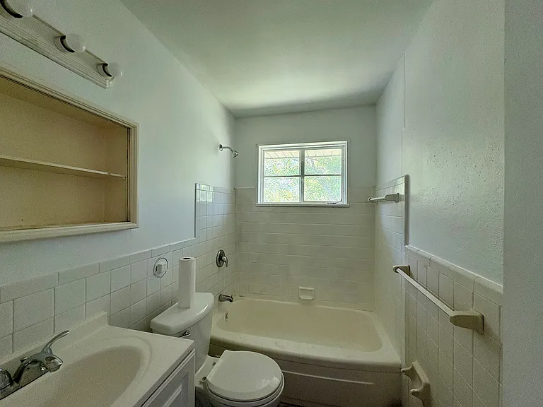 5547 Holborn Dr — Photo 5