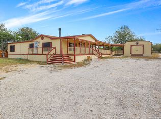 405 County Road 3820, San Antonio, TX 78253