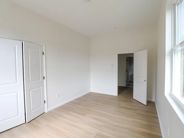 190 Broadway #A — Photo 11