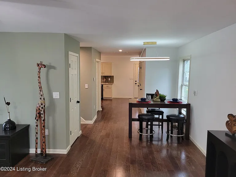 2129 Bolling Ave — Photo 6
