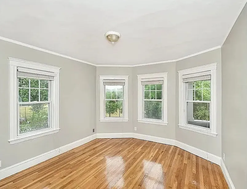 3 bed, 1260 sqft, $3,150 — Photo 2