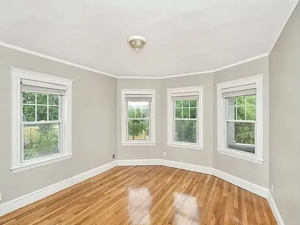559 Adams St #2, Dorchester, MA 02122