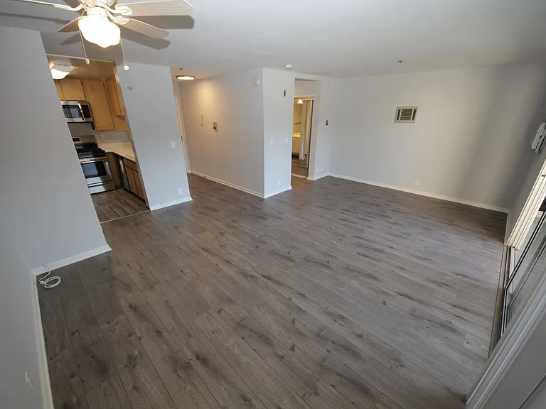 10615 Rose Ave — Photo 2