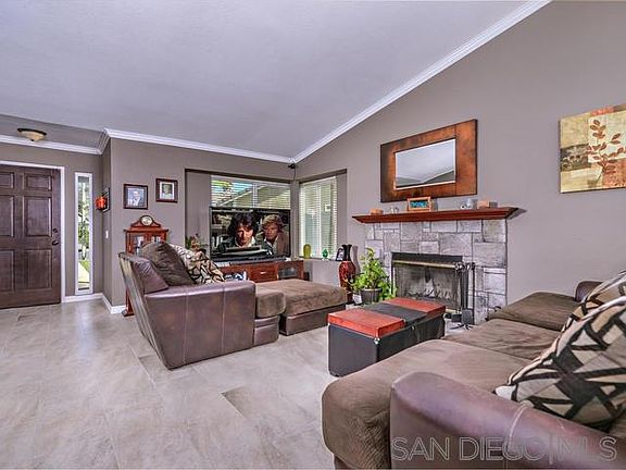 4th image of 837 Floral Ct