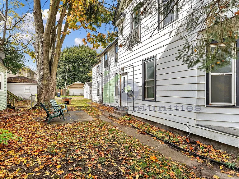 1011 Jennette Ave NW — Photo 9