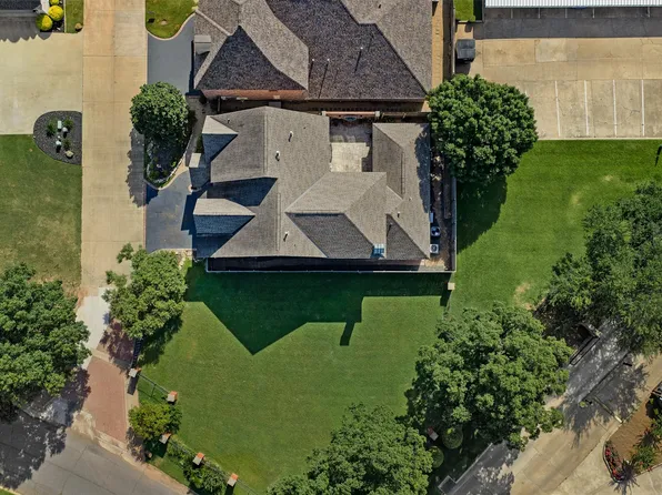 12 Chez Moi Dr, Bossier City, LA 71111