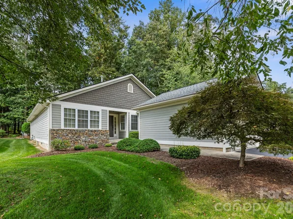 241 Fairway View Dr, Etowah, NC 28729