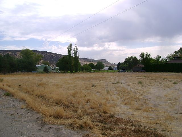2nd image of Tbd River Rd