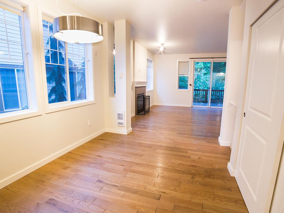 Living room 3/Dining