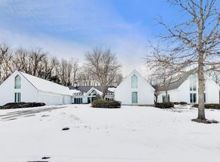 7716 Crystal Springs Rd, Crystal Lake, IL 60012