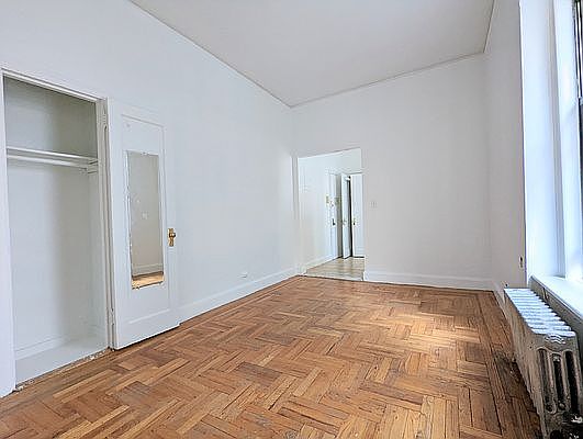 1st image of 251 W 93rd St APT 5C