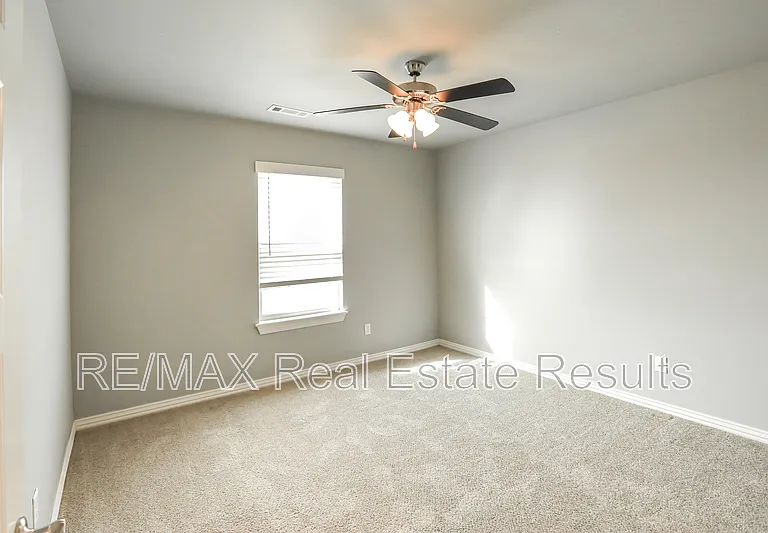 5911 SW Gentle Winds Ave — Photo 25