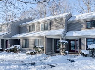 35 Riveredge Dr #35, Winsted, CT 06098