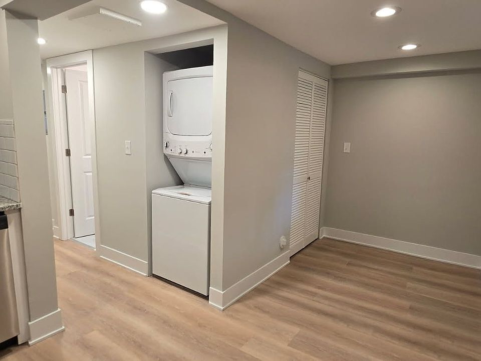 1st image of 2645 N Fairfield Ave #2717
