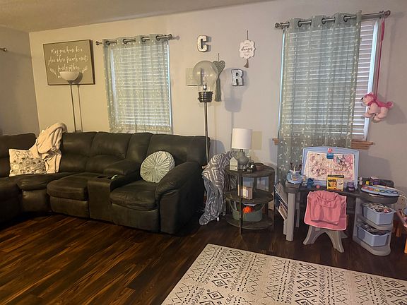 2nd image of 204 Seminole Ln