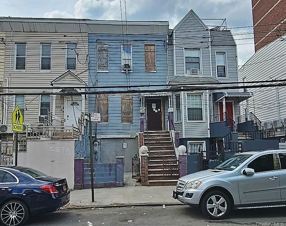 1st image of 2307 Cambreleng Avenue