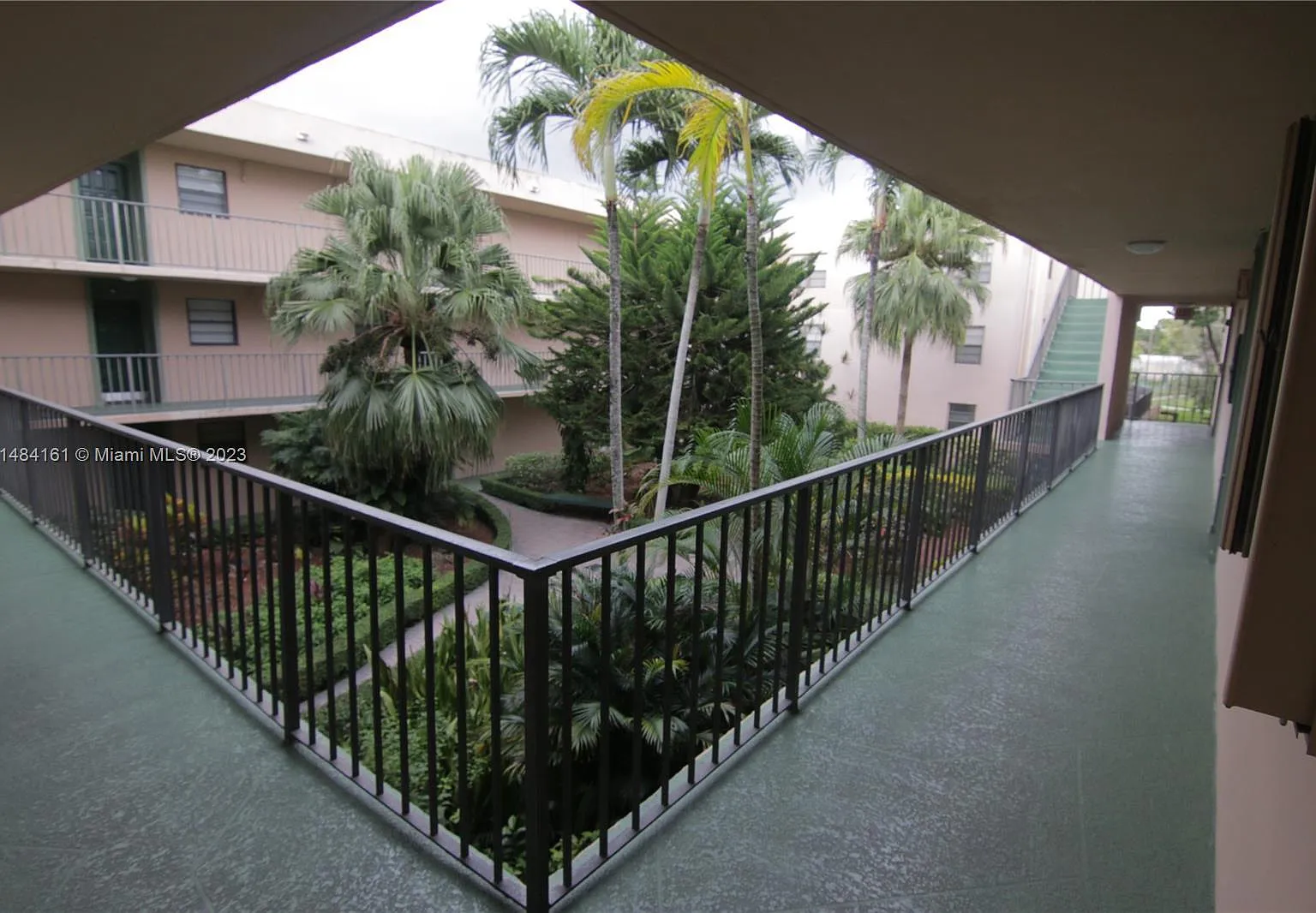 2 bed, 983 sqft, $2,000 — Photo 3