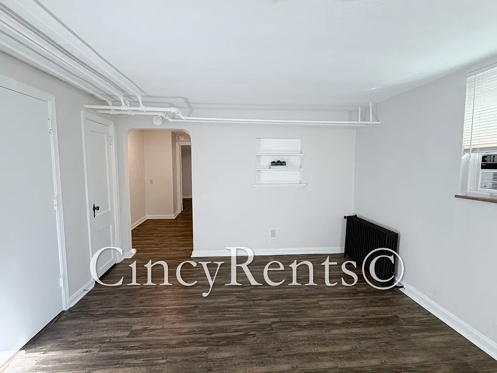 2786 Observatory Ave #9 | Great 1 bedroom apartment near Hyde Park Square | Free Heat at Hyde Park — Photo 3