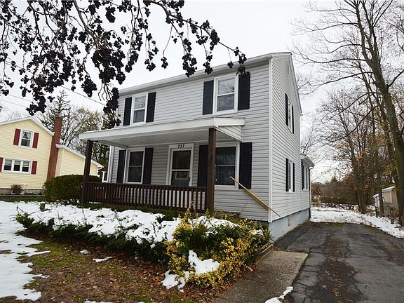 3rd image of 237 N Pleasant St
