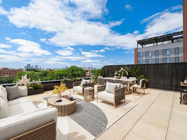 22-54 46th St #604, Astoria, NY 11105