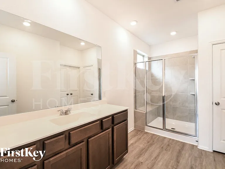 707 Willow Harbor Ln — Photo 14