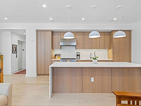 3rd image of 828 Park Ave #1