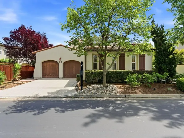 2631 Club Dr, Gilroy, CA 95020