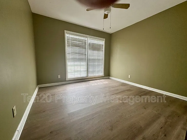5953 Windsor Dr — Photo 18