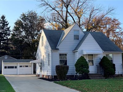 1442 Commonwealth Ave, Mayfield Heights, OH, 44124