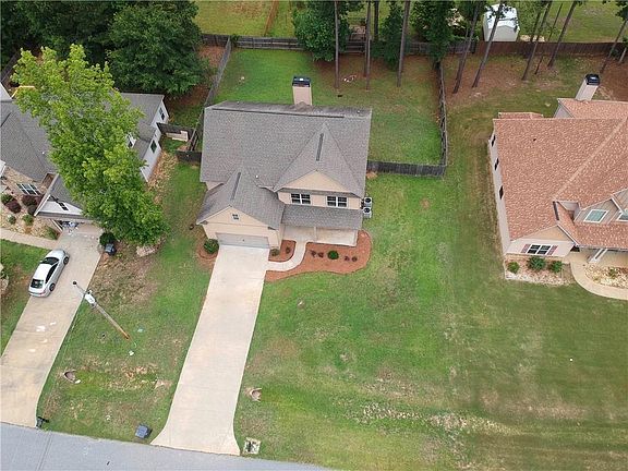 3rd image of 109 Blue Spruce Dr