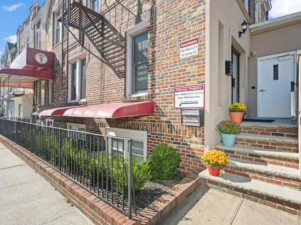 248 Avenue P image 6 of 51