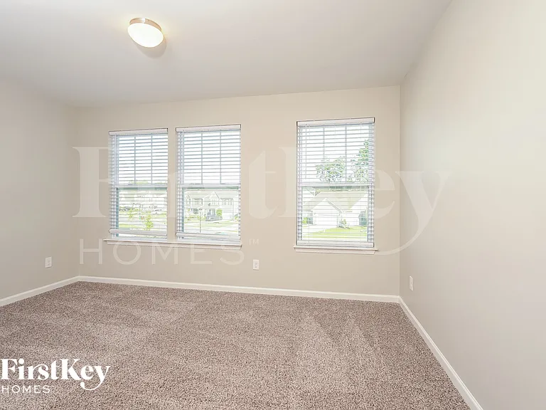 2377 Dukes Hollow Ct — Photo 11