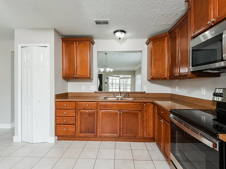 1060 Martin Blvd — Photo 8