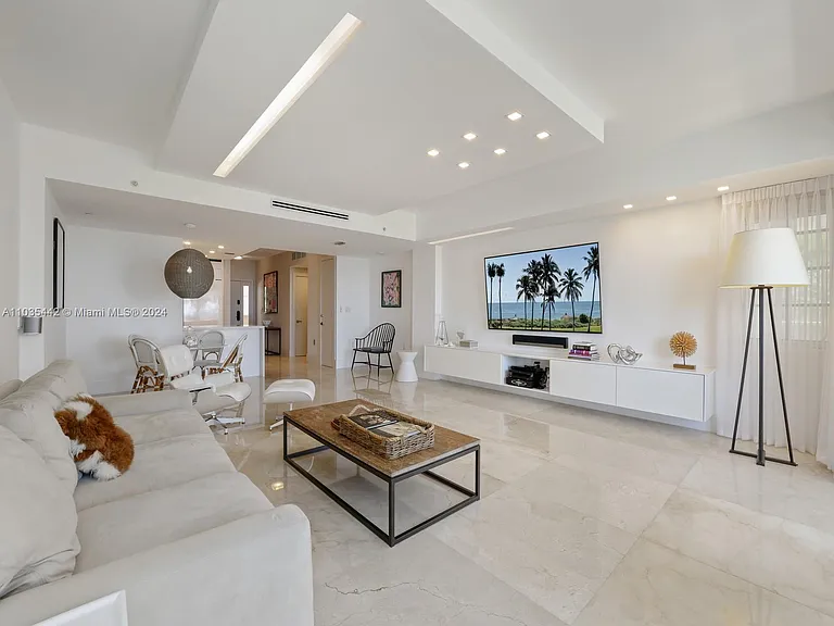19223 Fisher Island Dr #19223 — Photo 11