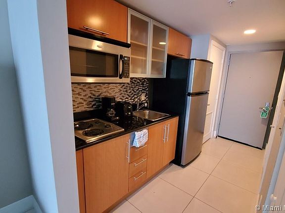 3rd image of 1750 N Bayshore Dr APT 5507
