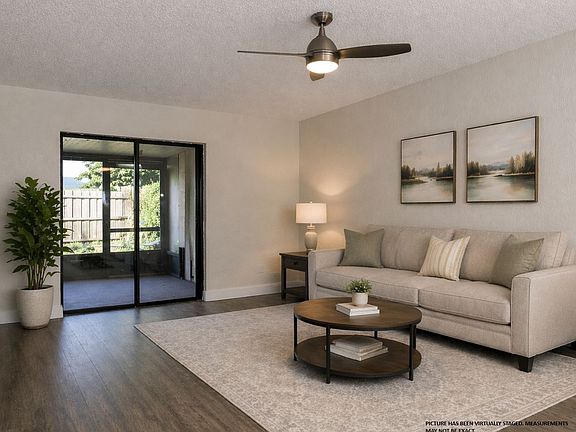 5th image of 1382 Hendren Dr