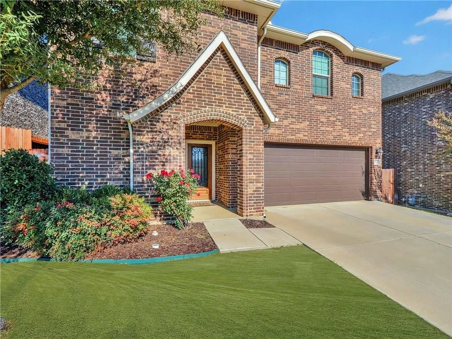 Spacious 3BR Home in Fossil Creek Golf Course Community | 2,410 Sq Ft | 2-Car Garage — Photo 3