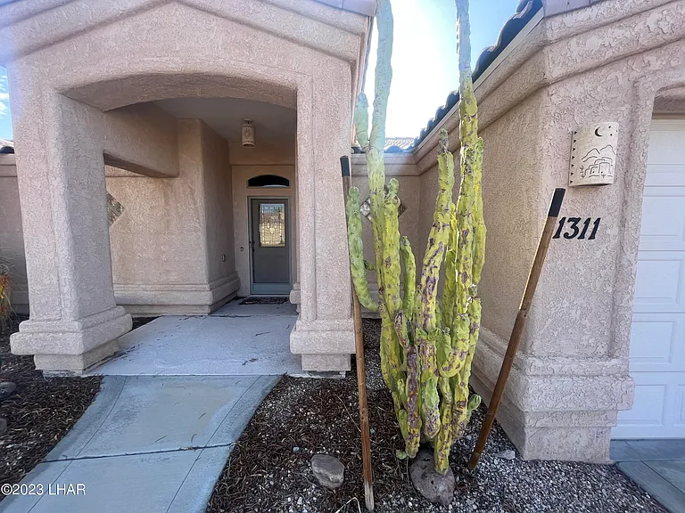 1311 Aviation Dr — Photo 2