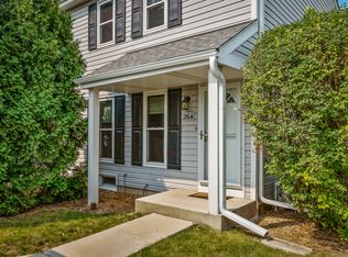 264 Rodenburg Rd, Roselle, IL 60172