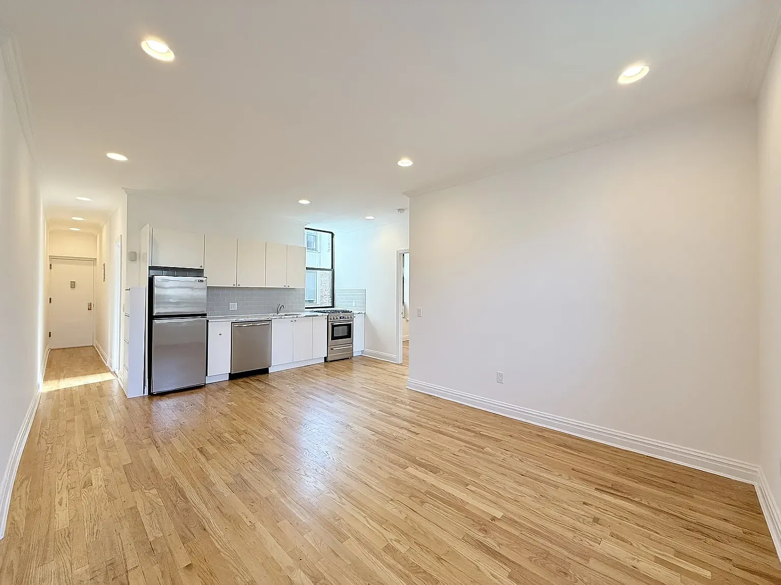 299 East Eighth Street — Photo 2
