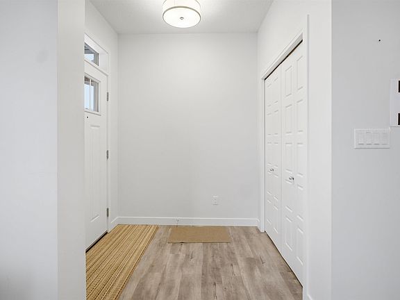4th image of 4047 Hawthorn Line SW