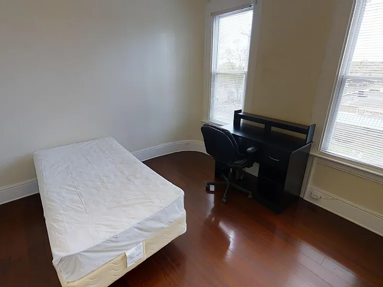 1414 E Genesee St — Photo 6