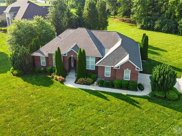 8002 Cahall Dr, Waynesville, OH 45068