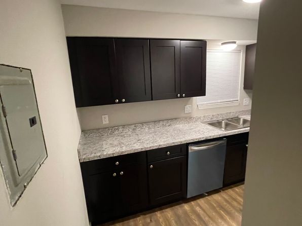 45860 Cass Ave APT 8