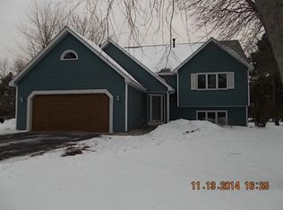 6275 263rd St, Wyoming, MN 55092