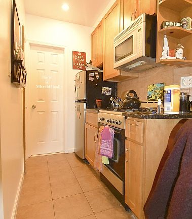 3rd image of 168 Ludlow St APT 4