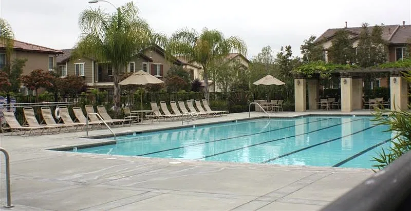 3 bed, 1411 sqft, $3,800 — Photo 2