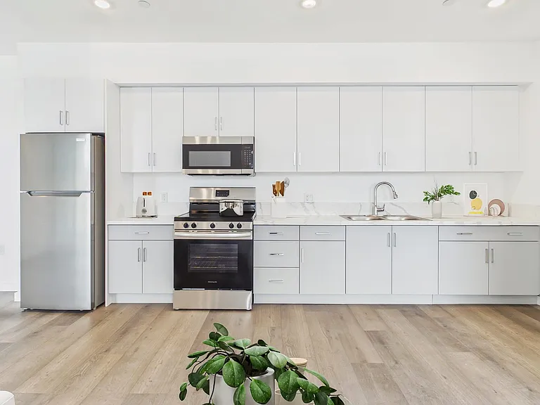 Diamante Apartment Homes — Photo 9