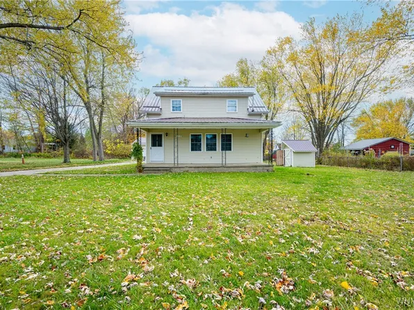 117 Chestnut Ln, Angola, NY 14006
