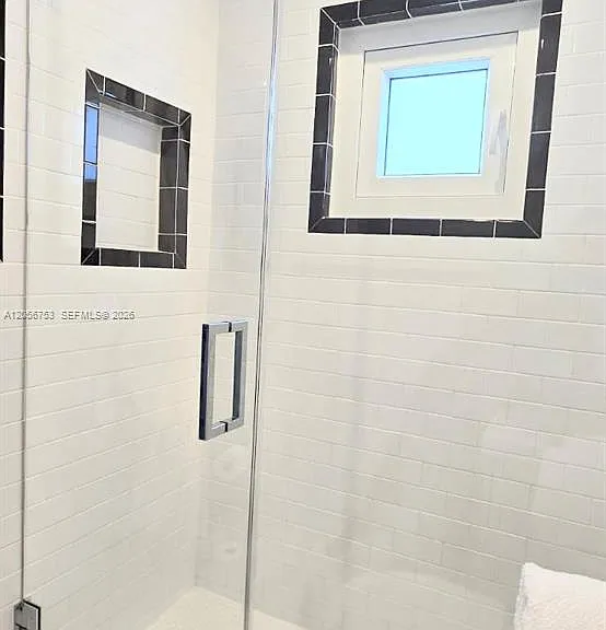 712 SW 9th St — Photo 14